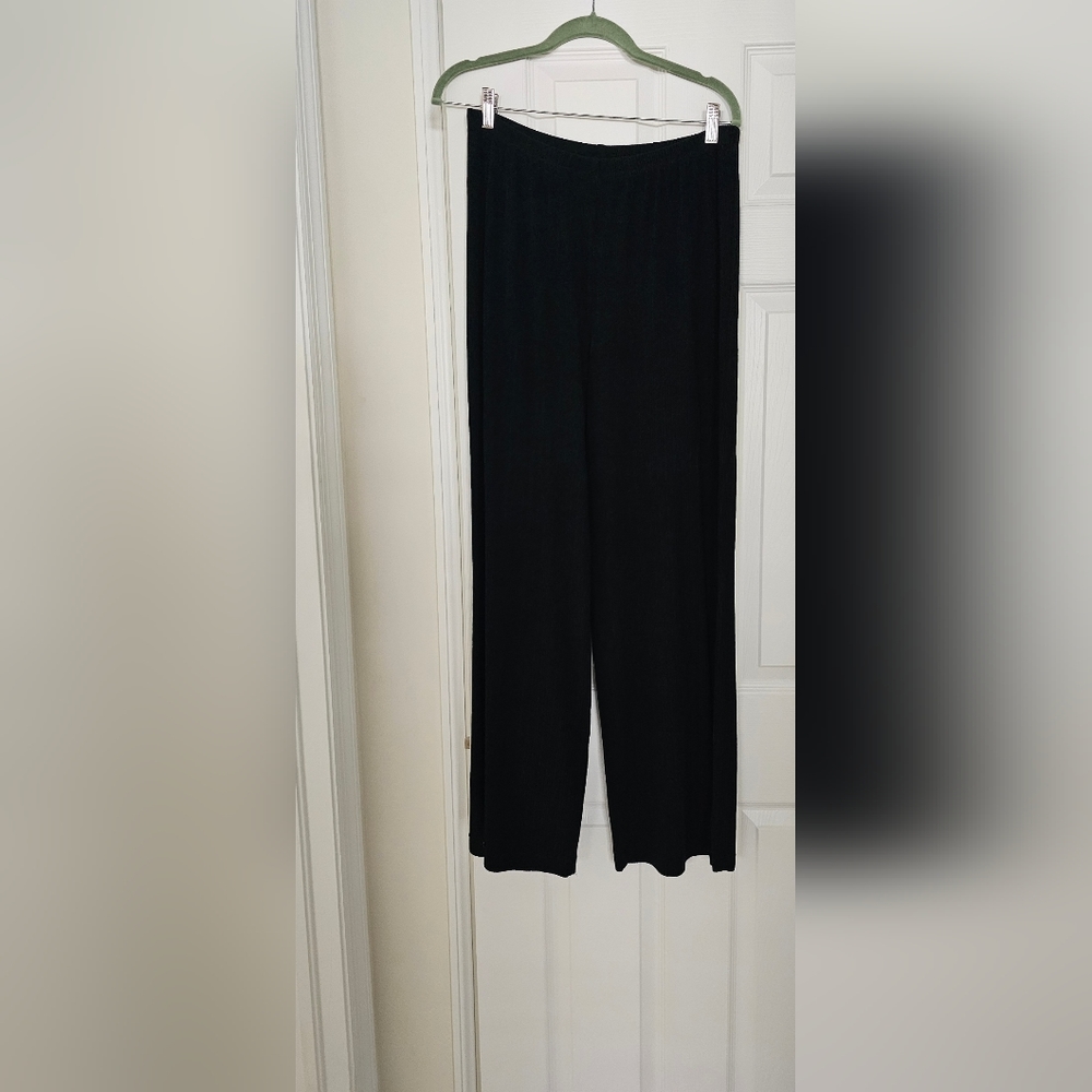 Chicos Black Ribbed Flowy Pants